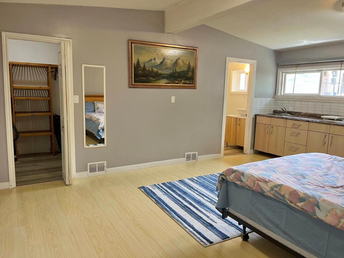 Whole Suite To Yourself At Coquitlam Centre! Port Coquitlam Exterior foto