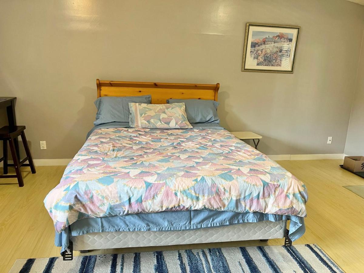Whole Suite To Yourself At Coquitlam Centre! Port Coquitlam Exterior foto